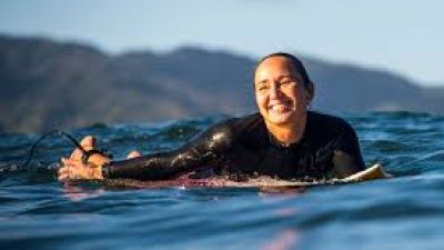 Ombak dan Ketenangan: Menyelami Dunia Surfing dan Mindfulness di Indonesia