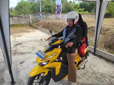 Ganteng & Canggih! Indomobil Sprinto Sapa Anak Muda Balikpapan, Motor Listrik yang Bisa Nyanyi dan Sat-Set