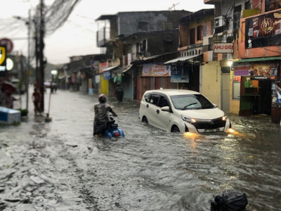 Banjir Jakarta Minggu Pagi: 34 RT Terendam, 19 Jalan Tergenang