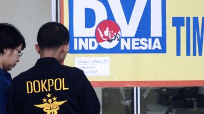 Tim DVI Polda Jabar Ambil Sampel DNA Korban Kecelakaan Pesawat di Sulawesi