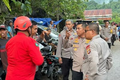 Polres Maros Turunkan Puluhan Personel Cari Korban Pesawat ATR 42-500 Jatuh usai Hilang Kontak