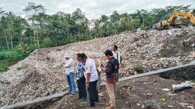Sidak TPST Klegen, DPRD Minta Mesin Pengolah Sampah Segera Dihidupkan