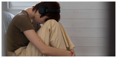 Stop Keinget Mantan! Ini 6 Cara Mengatasi Flashback yang Bikin Susah Move On