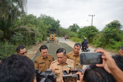 Plt Gubernur Riau SF Hariyanto Tegaskan Izin Pertambangan Rakyat Khusus Masyarakat, Bukan Perusahaan