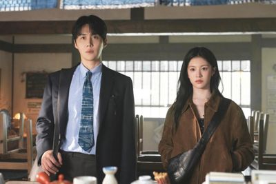 Kata Kim Seon Ho Soal Bangun Chemistry dengan Go Youn Jung di Can This Love Be Translated?