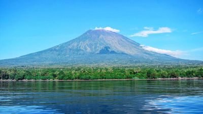Gunung Agung dalam Mitos dan Kepercayaan Lokal Masyarakat Bali