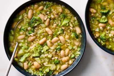 Panduan Masak Sehat: Sup Brokoli, Jelai dan Kacang Putih