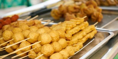 Ini dia, Harga Seblak, Bakso, dan Jajanan Kekinian di Jalan Benteng Moraya!