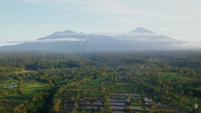 Ingin Mendaki di Jawa Tengah? Simak Daftar 15 Gunung dengan Lokasi & Ketinggiannya
