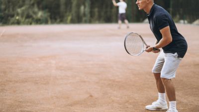 Panduan Memilih Raket Tenis untuk Pemula dan Penggemar