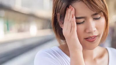 Risiko Migrain Tinggi pada Perempuan: Studi Mengungkap Durasi Penderitaan yang Lebih Panjang