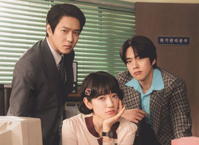 Sinopsis Undercover Miss Hong , Drakor Komedi Kantor Park Shin Hye di 2026