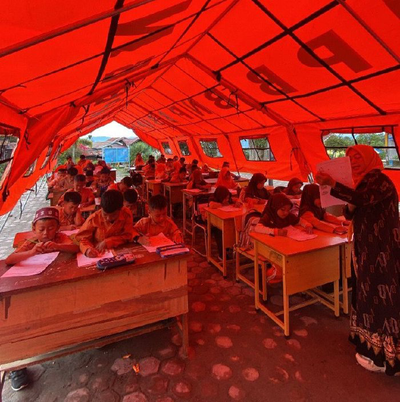 Sekolah Rusak Parah, Siswa SD di Bener Meriah Tetap Belajar di Tenda Pengungsian