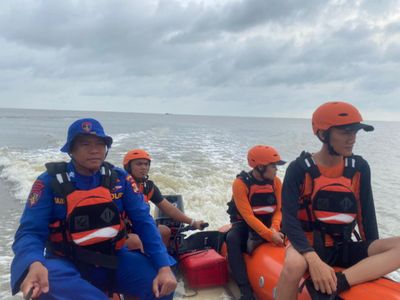 Basarnas Bersama Tim SAR Gabungan Cari Nelayan Jatuh ke Laut di Perairan Seputih