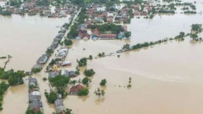 Banjir Rendam Hampir 2.000 Hektare Sawah di Karawang