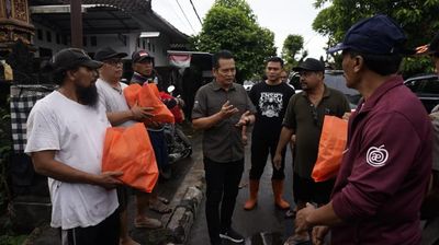 Bupati Jembrana Tinjau Dampak Puting Beliung, Warga Diimbau Aktifkan Kulkul dan Gotong Royong