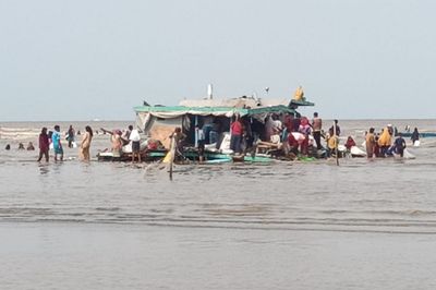 Kapal Pengangkut Sembako Karam di Perairan Sepahat Bengkalis, 7 ABK Selamat