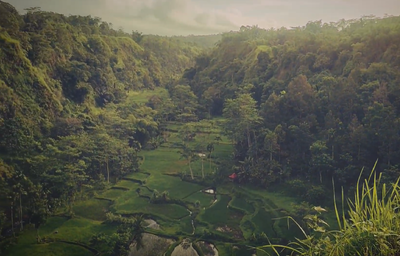 Camping Keluarga di Lembah Datu Lombok, Sensasi Alam Asri di Tengah Hujan