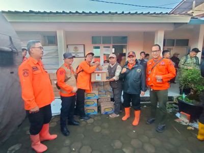 BPBD Kota Bandung Kirim Bantuan Logistik ke Cisarua Lembang