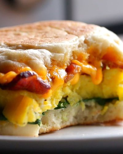 Microwave Breakfast Sandwich: Sarapan Cepat yang Tetap Juicy & Cheesy!