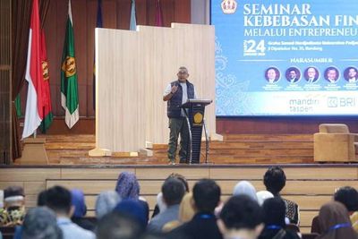 Wali Kota Bandung Dorong Literasi Finansial Demi Ketahanan Ekonomi Warga