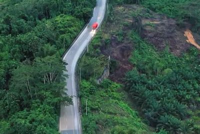 Menelusuri Jejak Mistis Gunung Menangis di Jalur Bontang-Samarinda