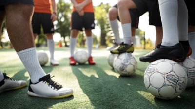 Menggali Fenomena Sepak Bola: Apa yang Membuatnya Sangat Dicintai?