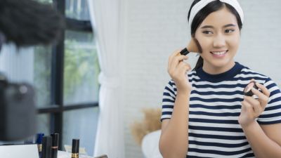 Make Up: Ritual Pagi yang Membantu Meningkatkan Kepercayaan Diri