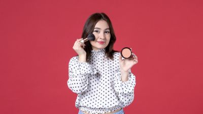 Menggali Hiburan dan Kreativitas Melalui Makeup