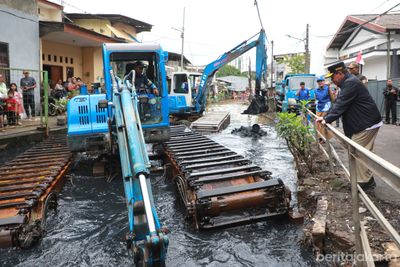 Atasi Banjir di Jakarta Utara, Gubernur Pramono Anung Targetkan Normalisasi Kali Cakung Lama Rampung Akhir Tahun 2027