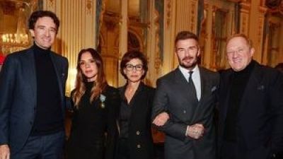 Keluarga Beckham Tunjukkan Keharmonisan dalam Busana Hitam di Paris