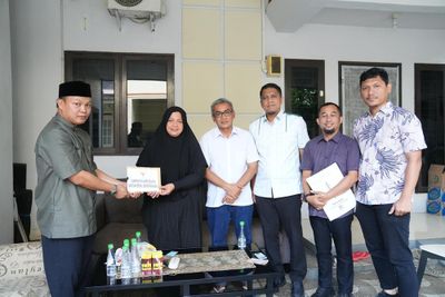 Gubernur Sulsel Beri Santunan ke Keluarga Co-Pilot ATR 42-500 Korban Kecelakaan Pesawat di Bulusaraung