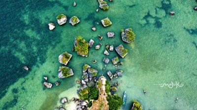 Batu Yadin: Spot Wisata Instagramable di Kepulauan Tanimbar