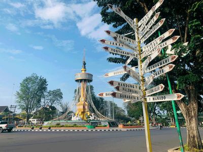 Menjelajahi Kota Jambi: Beberapa Tugu Ikonik yang Bisa Kamu Datangi untuk Jalan-Jalan Santai