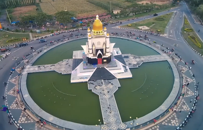 Tugu Giri Menang, Ikon Cantik Lombok Barat yang Wajib Dikunjungi