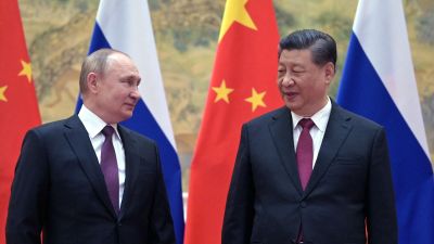 Pengawasan Intensif Rusia dan China atas Iran Pasca Pengiriman Armada AS