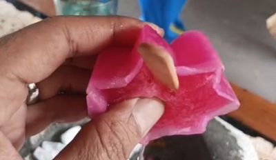Tak Cuma Polisi, TNI Juga Beri Hadiah ke Pedagang Es Kue yang Dituding Berbahan Spons