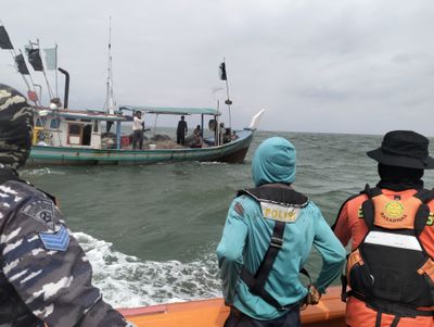 Nelayan Jatuh dari Kapal di Perairan Sekopong Lampung Timur, Tim SAR Gabungan Lakukan Pencarian