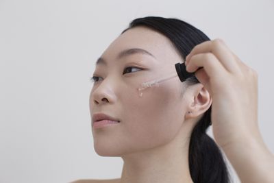 5 Manfaat Retinol untuk Kulit Wajah, dari Atasi Jerawat hingga Anti Aging