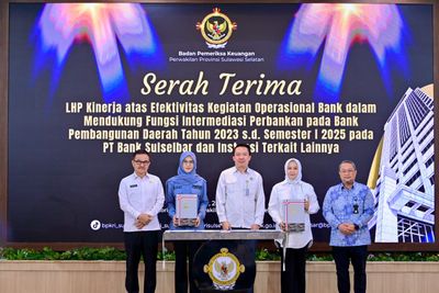 Komisaris Utama Bank Sulselbar Hadiri Serah Terima LHP BPK, Dorong Penguatan Kinerja