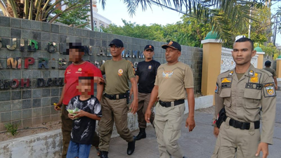 Anak Pengelap Kaca Mobil Ditertibkan Satpol PP WH di Banda Aceh