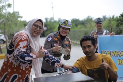 Aksi Humanis AKP Shandra Amalia di Tol Balairaja, Pengemudi Dapat Perhatian Khusus