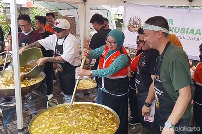 Peduli Korban Banjir Jakarta, Baznas Jaktim dan King Abdi MasterChef Siapkan 6 Ribu Porsi Makanan Enak