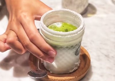 Gelas Beku Minus 86 Derajat, Sensasi Baru Menyajikan Kopi dan Matcha