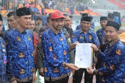 Ribuan Honorer Aceh Terima SK PPPK Paruh Waktu dari Mualem