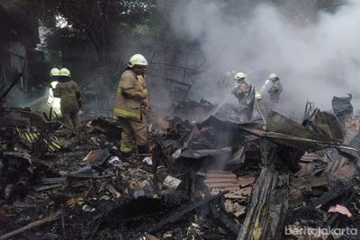 Kebakaran di Cengkareng Hanguskan 7 Bangunan, 13 Unit Damkar Berjibaku Jinakkan Si Jago Merah