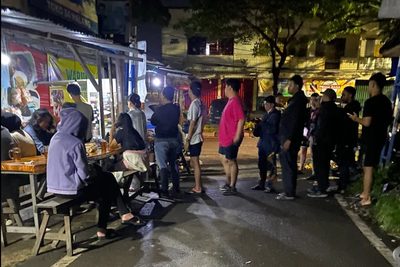 Rawon Mbok Ten Jadi Andalan Kuliner Dini Hari di Kota Malang