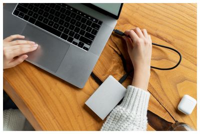 7 Cara Mengatasi Port USB Laptop Tidak Berfungsi, Nggak Perlu Panik!