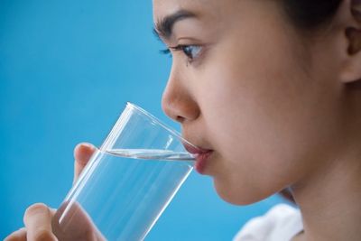 Sering Cemas Tanpa Alasan? Bisa Jadi Kamu Kurang Minum Air Putih!