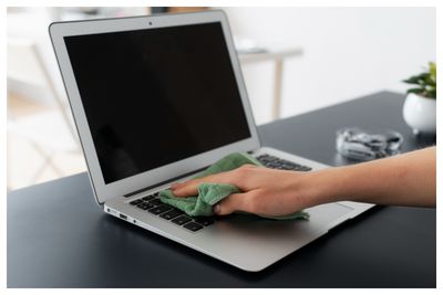5 Cara Membersihkan Keyboard Laptop yang Aman dan Simpel, Stop Ngetik di Keyboard Kotor